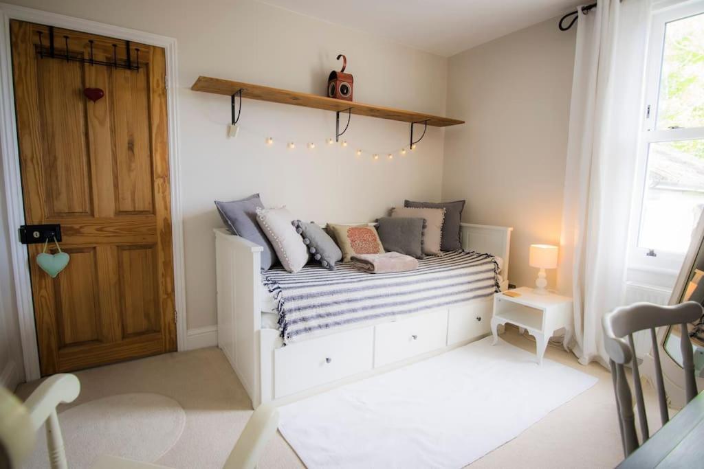 Restful And Cosy 4 Bed Home Minutes From The Beach Sandgate Luaran gambar