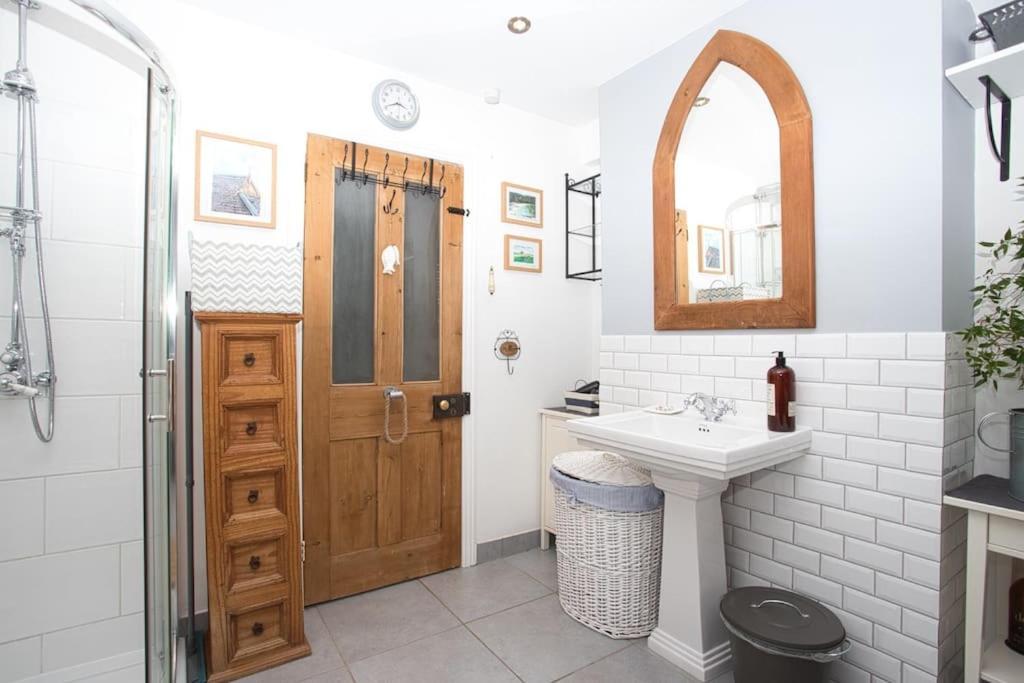 Restful And Cosy 4 Bed Home Minutes From The Beach Sandgate Luaran gambar