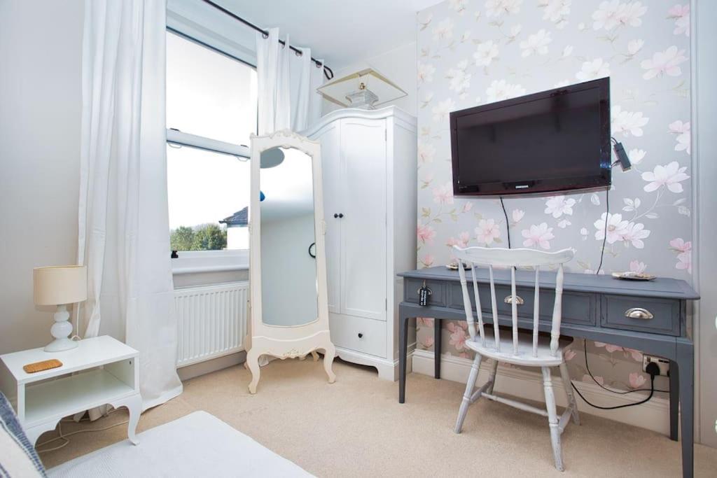 Restful And Cosy 4 Bed Home Minutes From The Beach Sandgate Luaran gambar