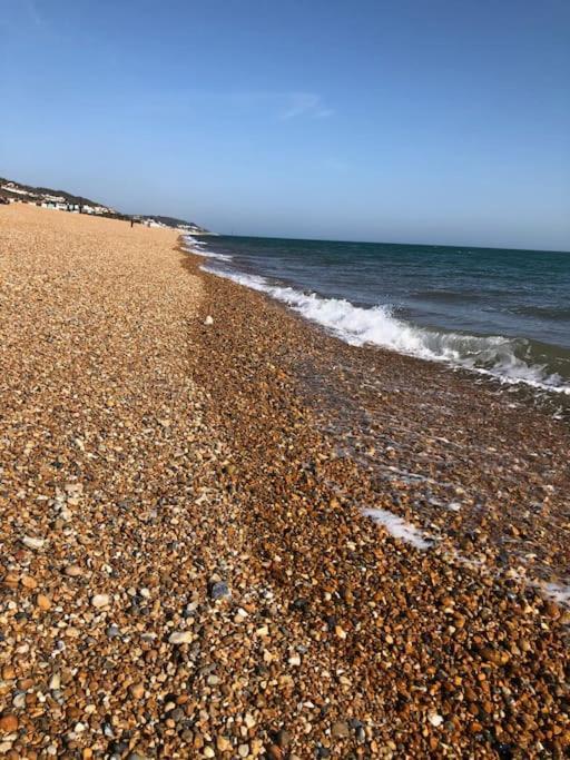Restful And Cosy 4 Bed Home Minutes From The Beach Sandgate Luaran gambar