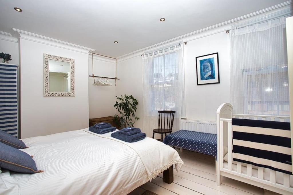 Restful And Cosy 4 Bed Home Minutes From The Beach Sandgate Luaran gambar