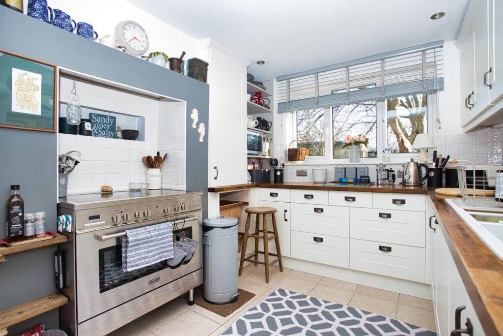 Restful And Cosy 4 Bed Home Minutes From The Beach Sandgate Luaran gambar