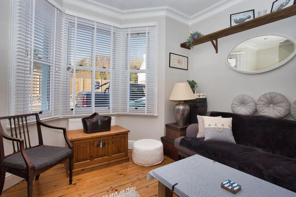 Restful And Cosy 4 Bed Home Minutes From The Beach Sandgate Luaran gambar